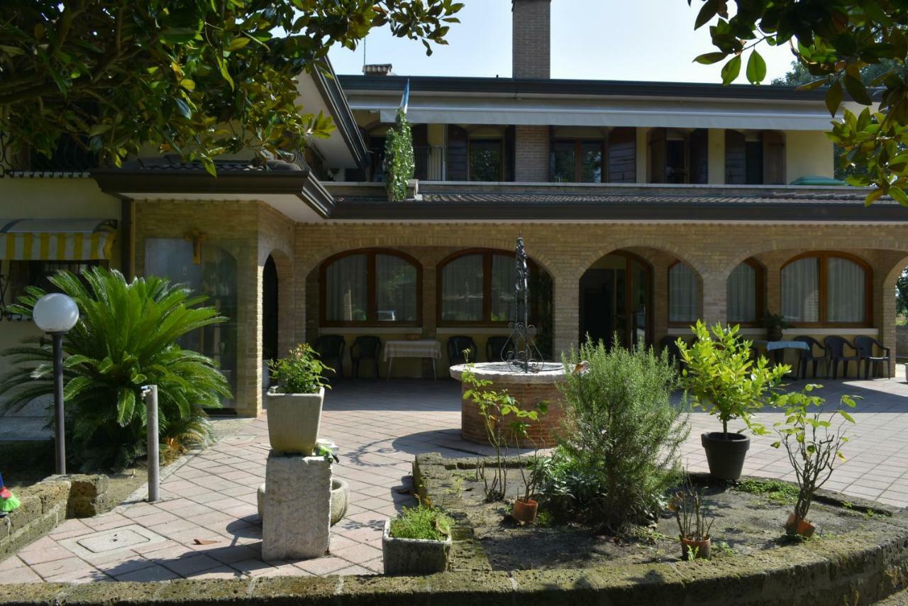 Villa Manuela เมสเตร ภายนอก รูปภาพ