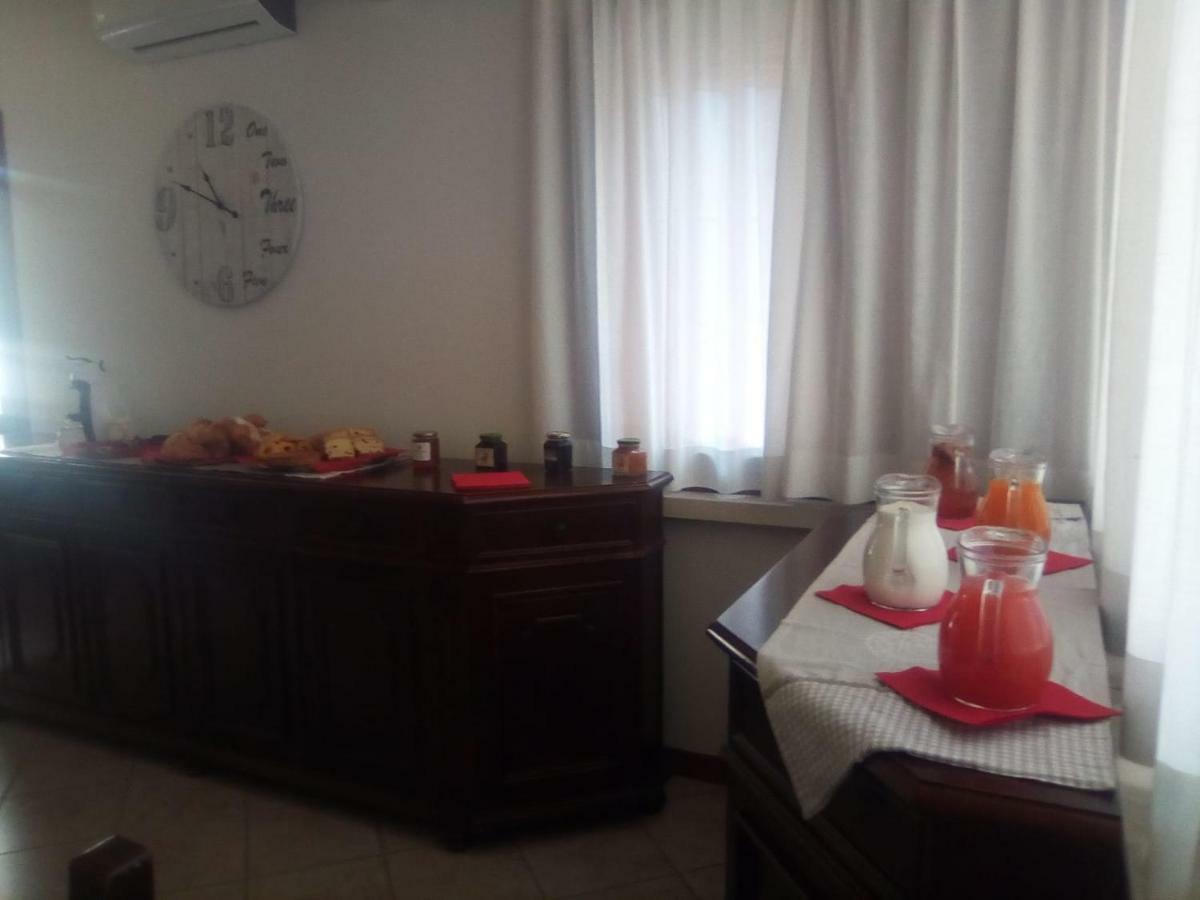 Villa Manuela เมสเตร ภายนอก รูปภาพ